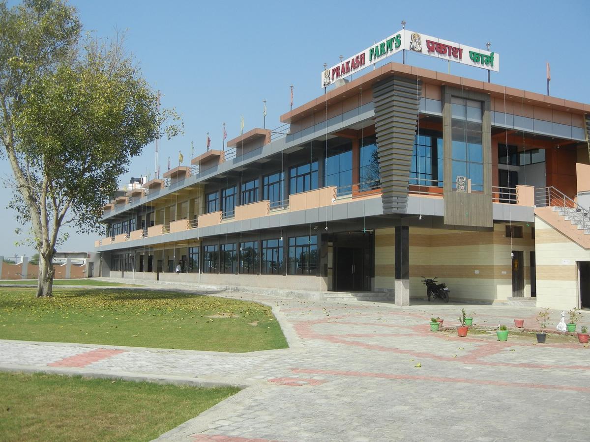 Hotel Oyo 9490 Prakash Farm Mathura Zewnętrze zdjęcie